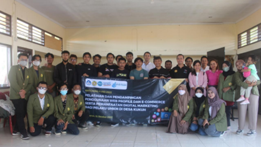 Untuk Membantu Peningkatan UMKM di Desa Kukuh Mahasiswa UPN “Veteran” Jawa Timur lakukan Penyuluhan Aplikasi E-commerce kepada Warga desa Kukuh, Tabanan Bali
