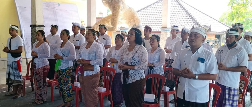 56 KPPS Desa Kukuh Kerambitan Dilantik, Perbekel Ingatkan Netralitas dan Profesionalisme