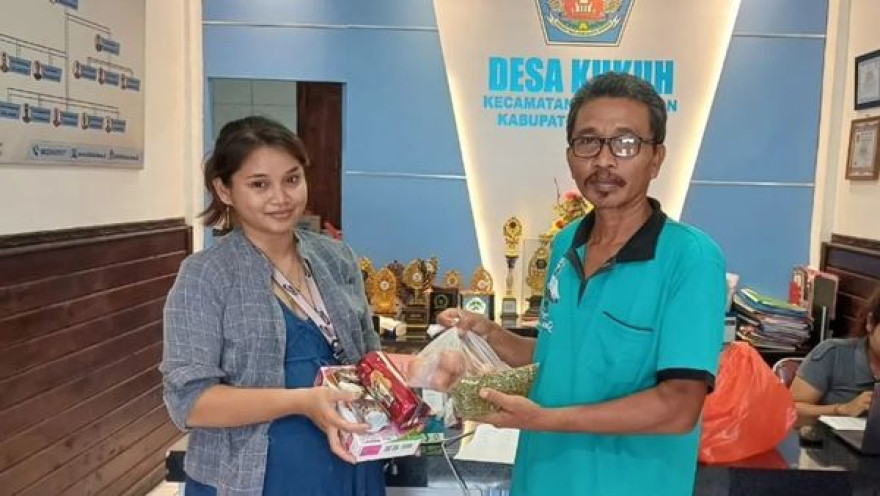 Penyerahan PMT Ibu Hamil Berkebutuhan Gizi Khusus Bulan Agustus 2024
